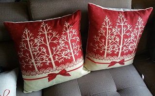 2016-11-30-christmas-pillows