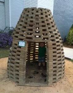 2017-10-22 - Play House At The Mall